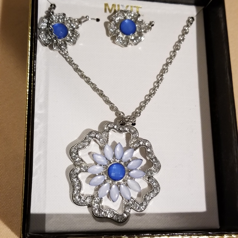 Necklace set - Picture 16 of 16